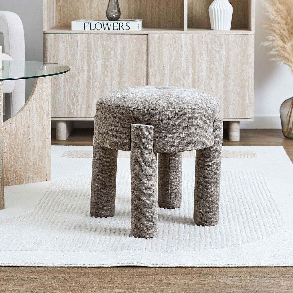 Tabouret en tissu taupe - Emilia